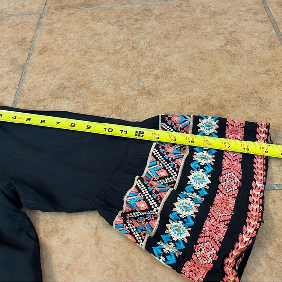 Andree by Unit Black Boho Tunic with Floral Embroidery 1X - Picture 7 of 9